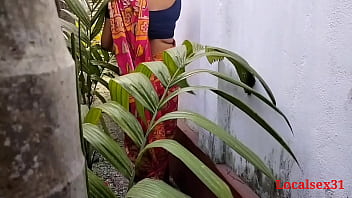 House Garden Clining Time Fucky-fucky A Bengali Wife With Saree in Outdoor ( Official Flick By Localsex31)